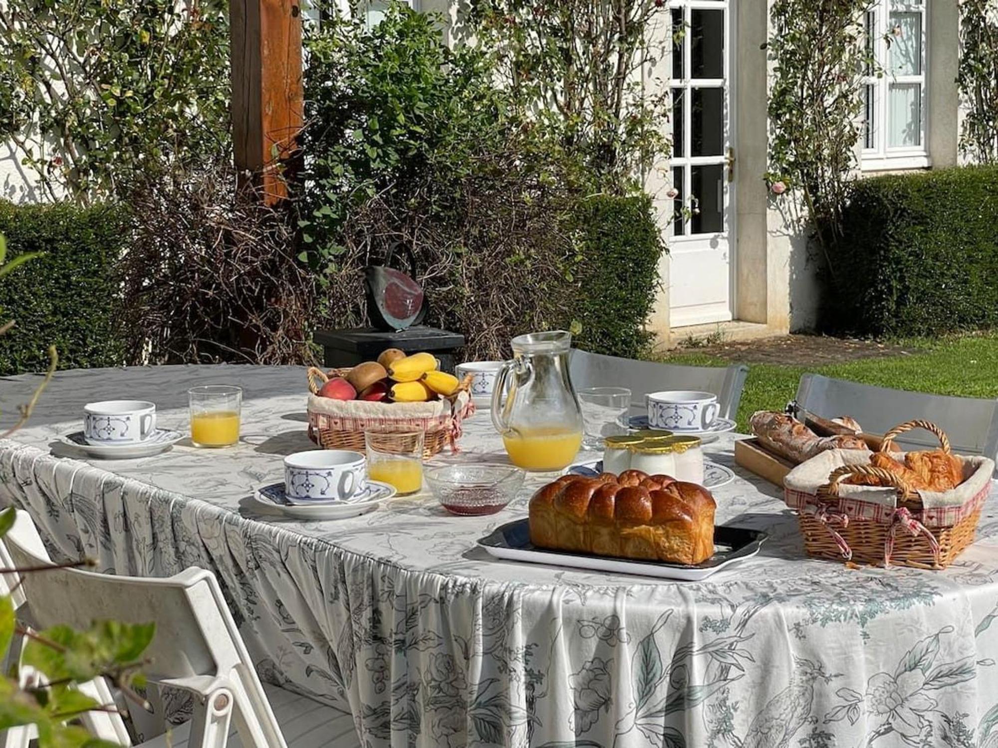 **Suite Familiale Spacieuse Au Coeur De La Foret De Montargis** - Fr-1-590-335 Paucourt Exterior foto
